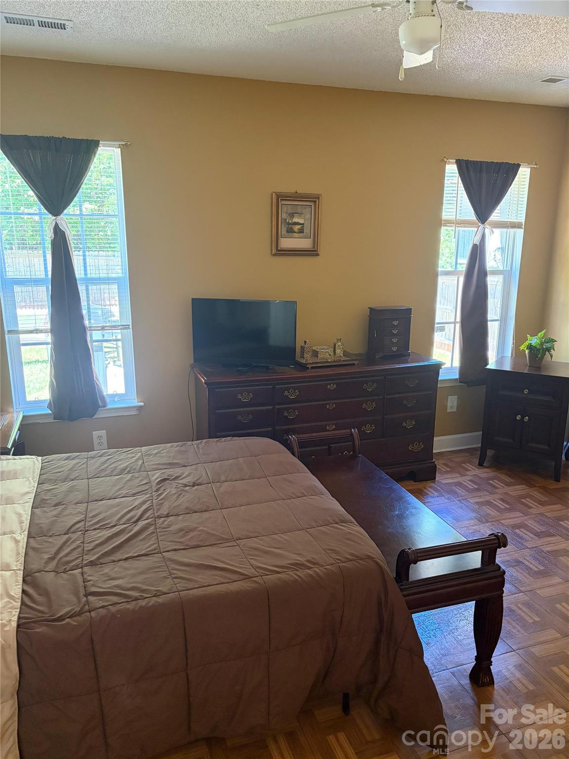 8019 shiny Meadow Lane — Charlotte