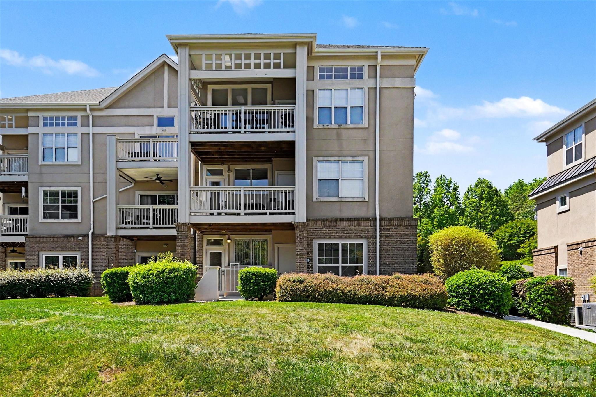 104 Pier 33 Drive #301 — Mooresville
