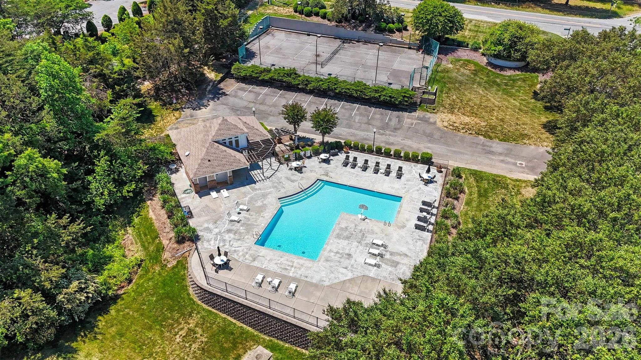 104 Pier 33 Drive #301 — Mooresville