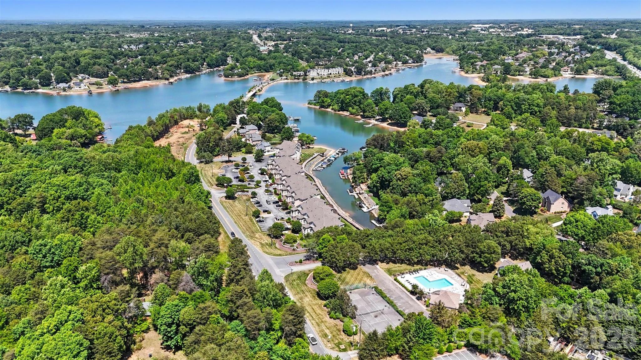 104 Pier 33 Drive #301 — Mooresville