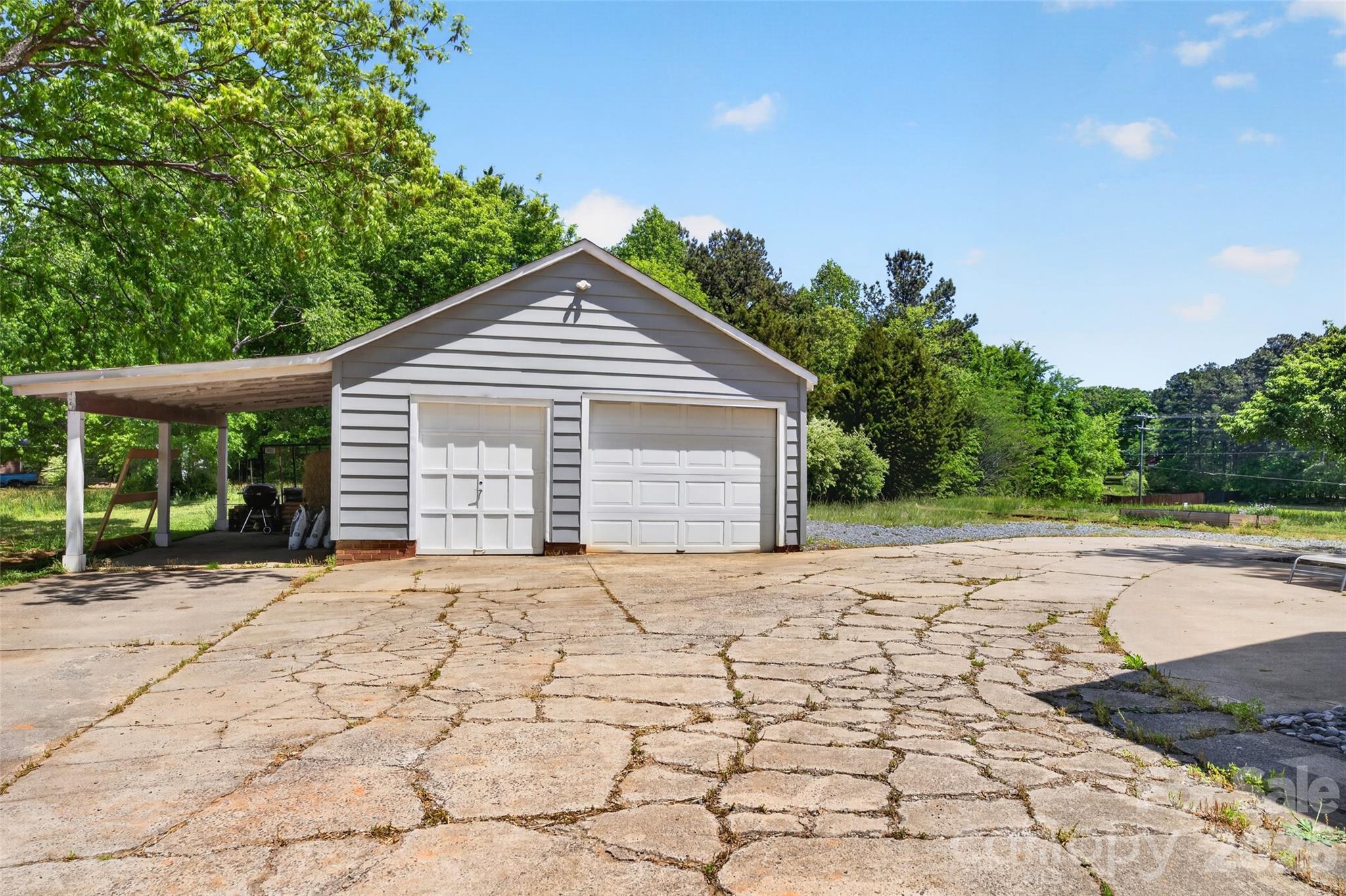 581 Hicks Creek Road — Troutman