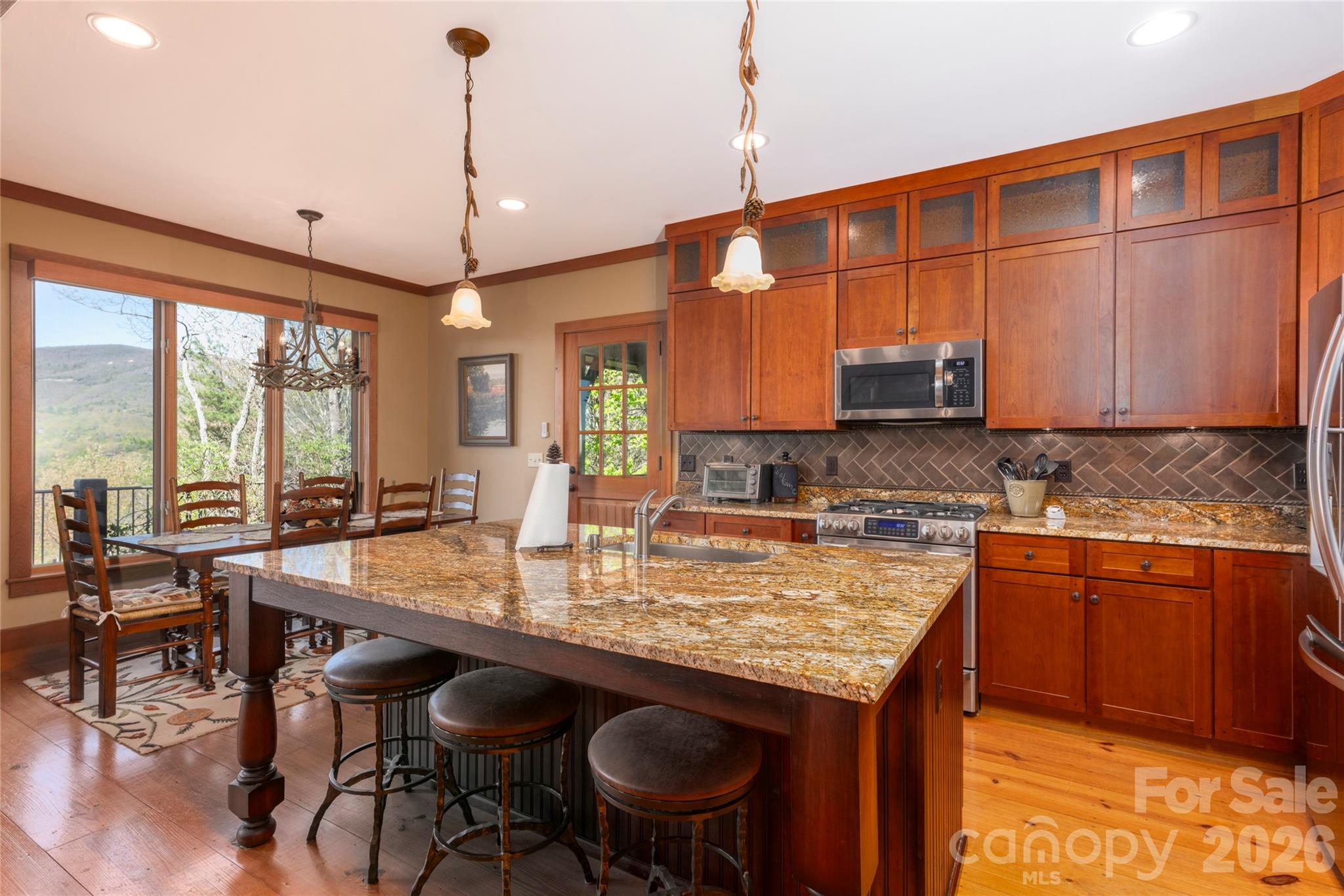 601 Hawk Mountain Road — Lake Toxaway