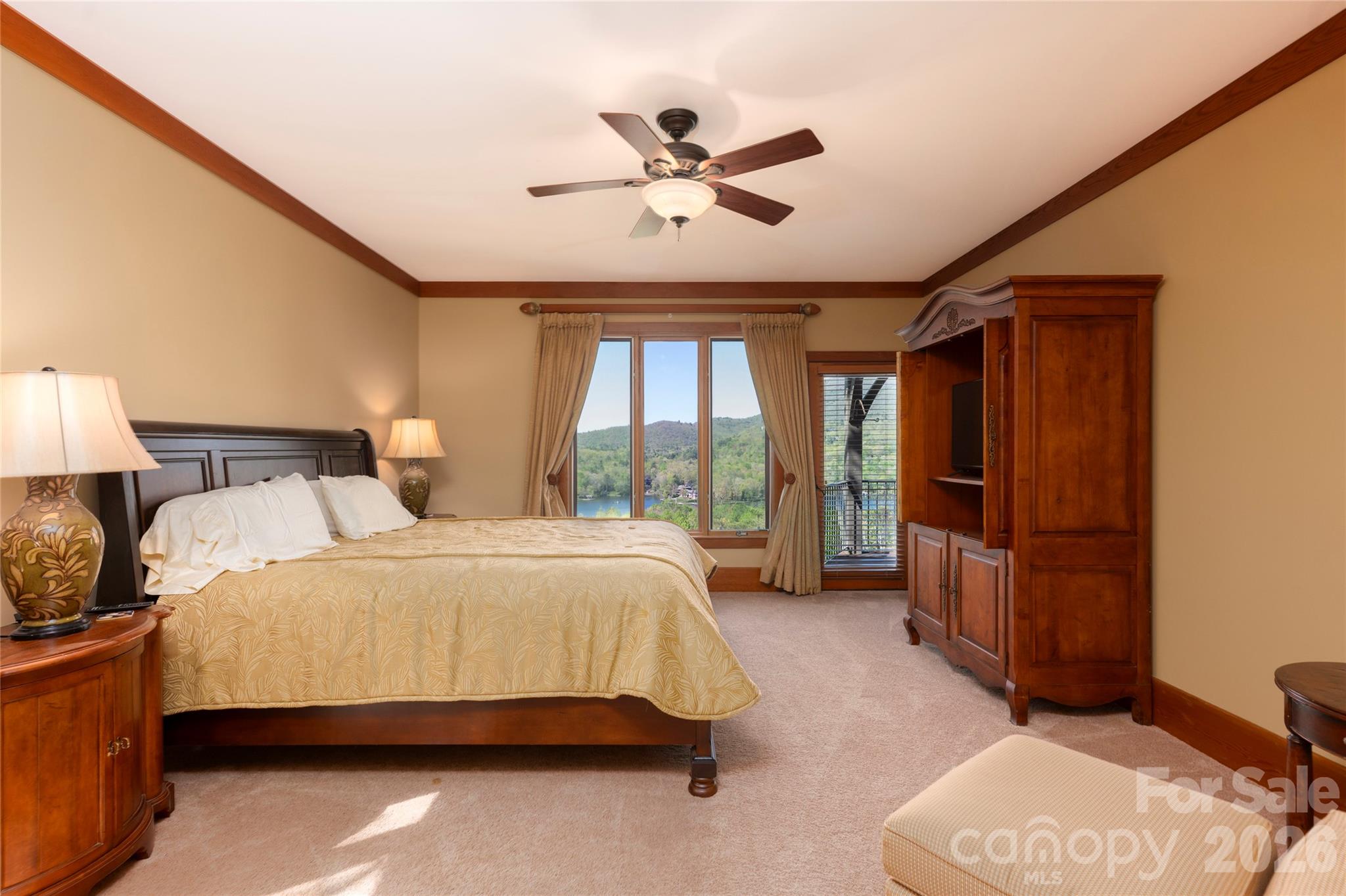 601 Hawk Mountain Road — Lake Toxaway