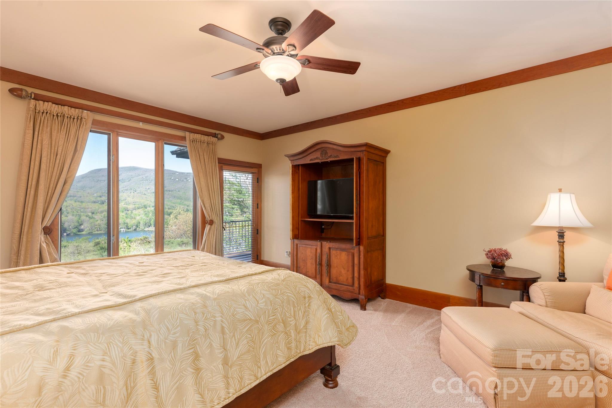 601 Hawk Mountain Road — Lake Toxaway
