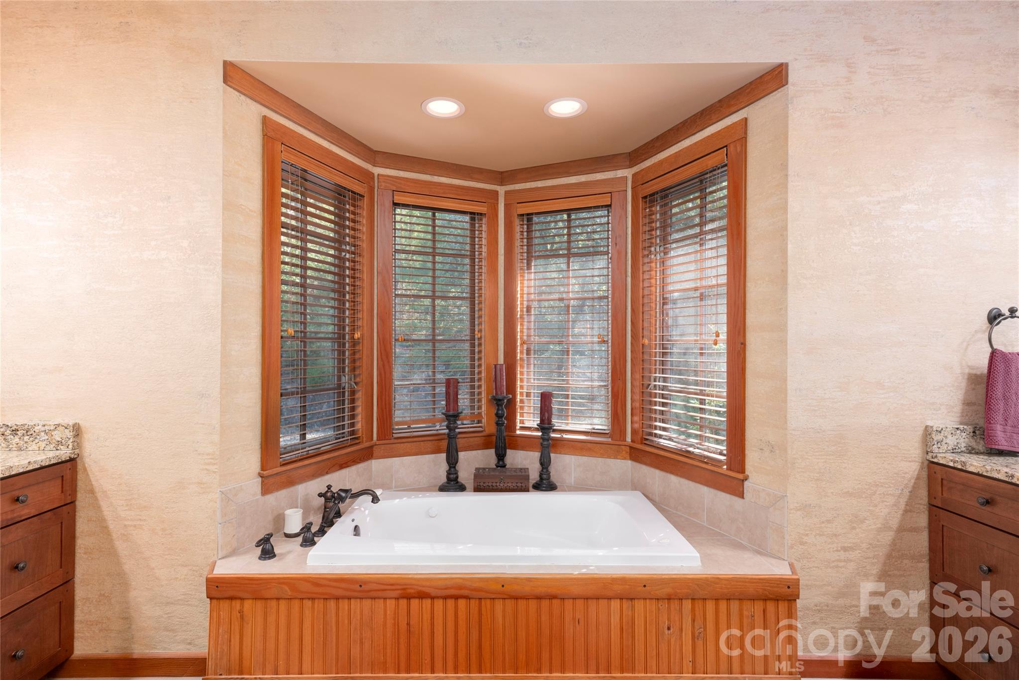 601 Hawk Mountain Road — Lake Toxaway
