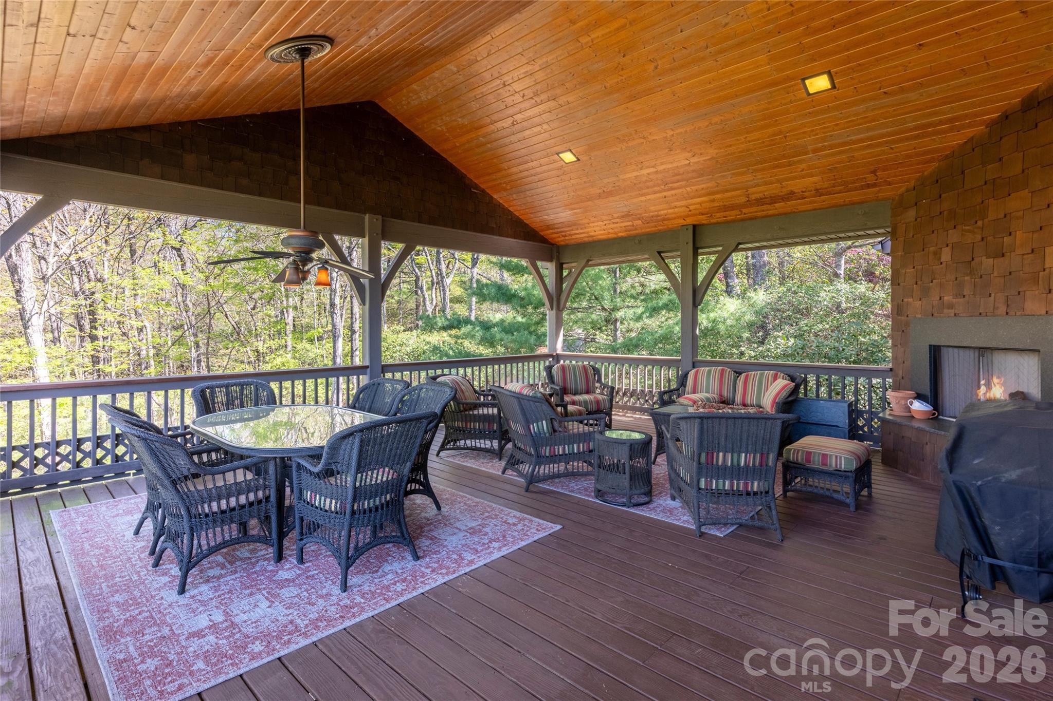 601 Hawk Mountain Road — Lake Toxaway