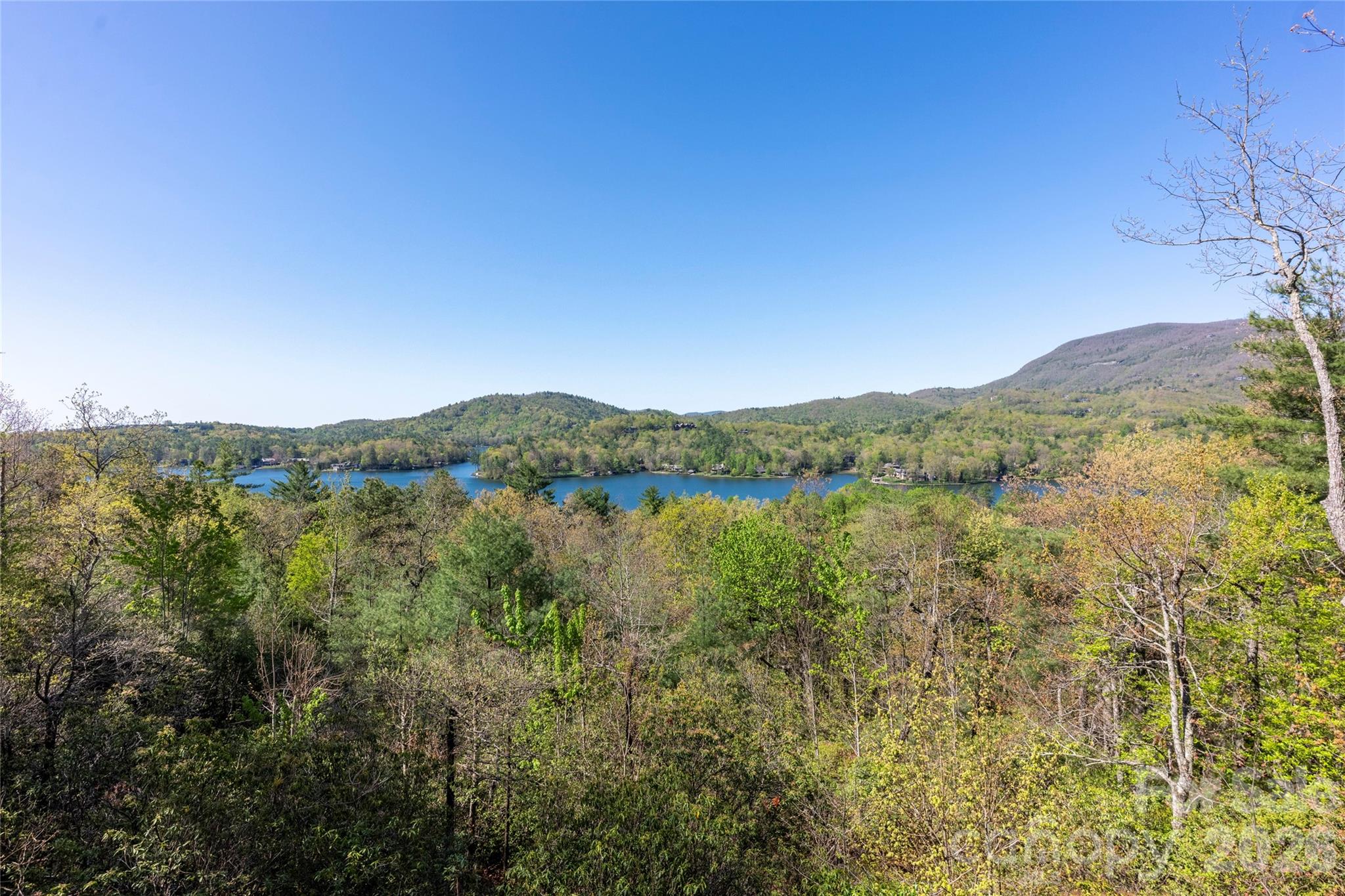601 Hawk Mountain Road — Lake Toxaway