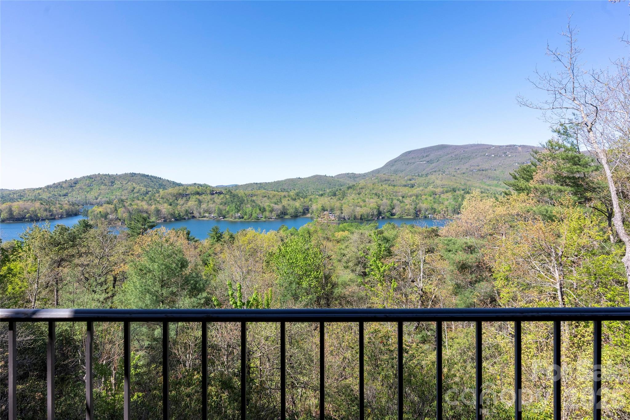 601 Hawk Mountain Road — Lake Toxaway