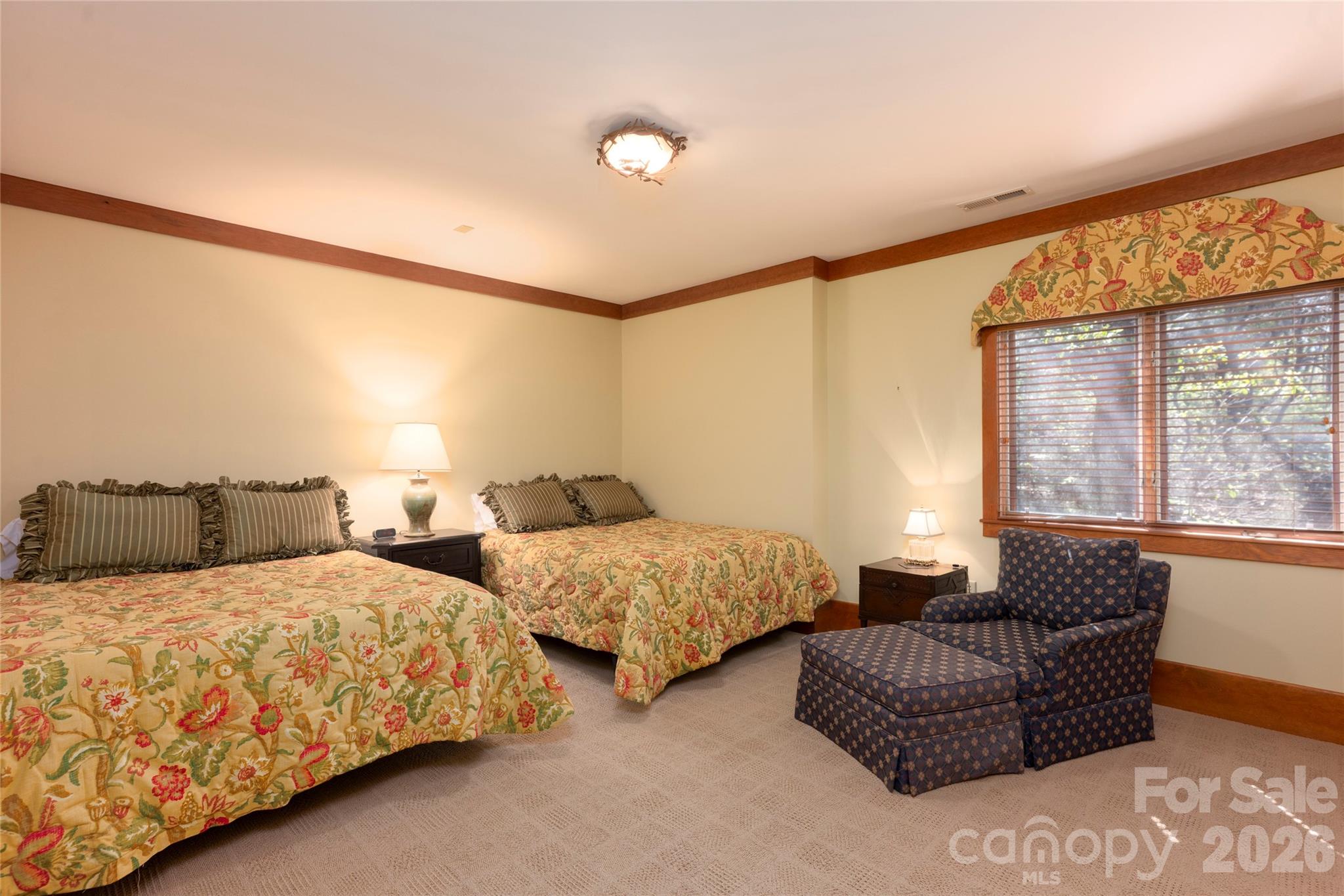 601 Hawk Mountain Road — Lake Toxaway