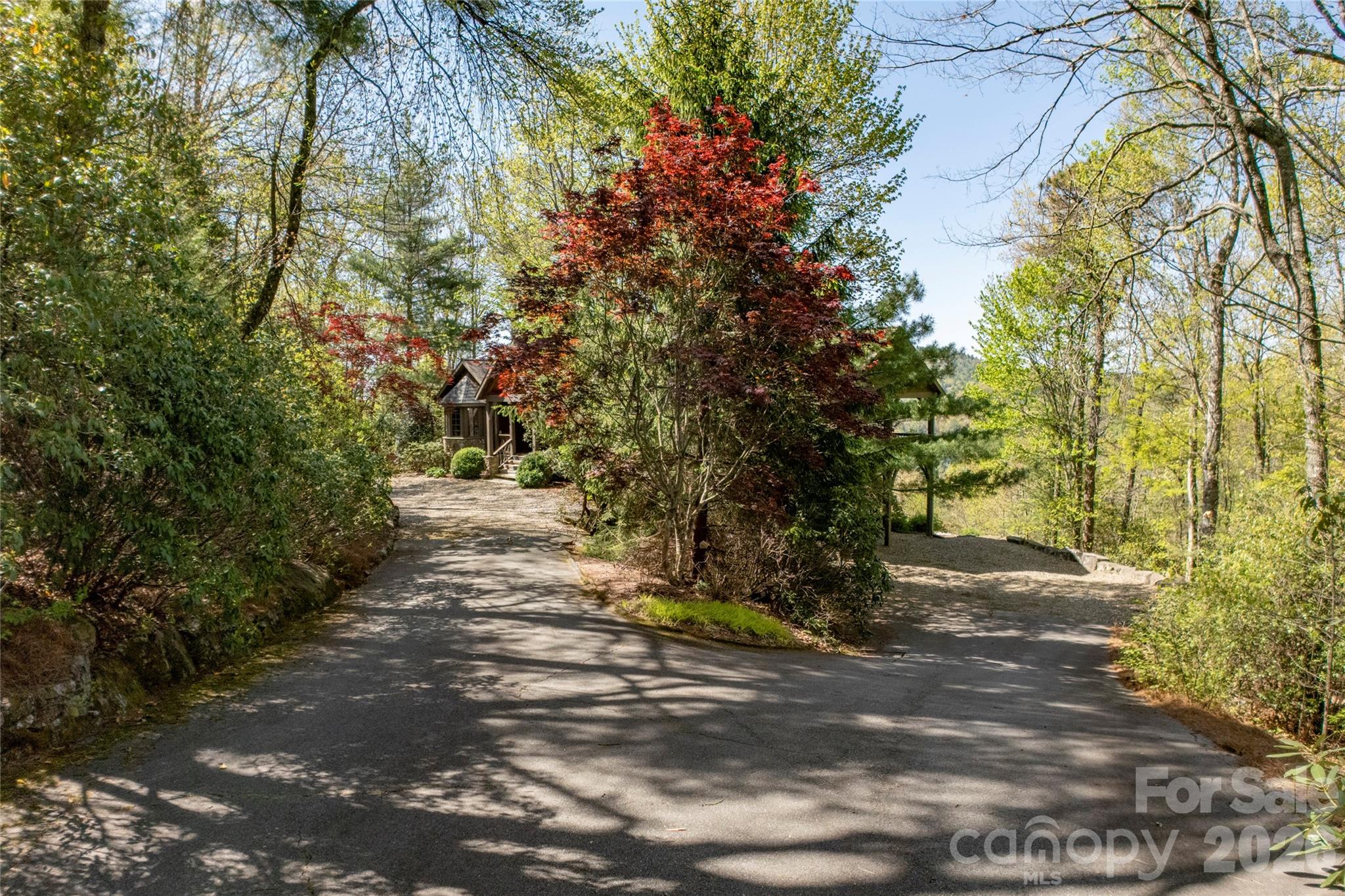601 Hawk Mountain Road — Lake Toxaway