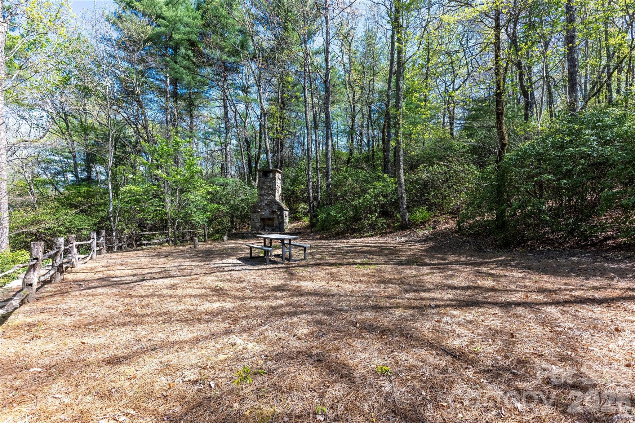 601 Hawk Mountain Road — Lake Toxaway