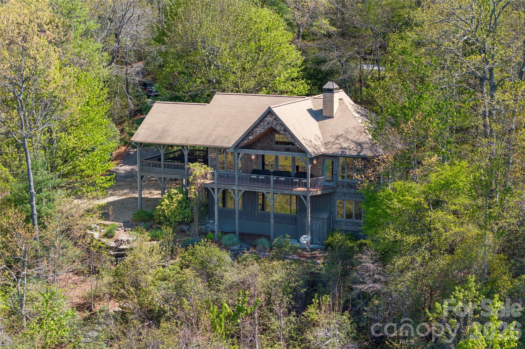 601 Hawk Mountain Road — Lake Toxaway