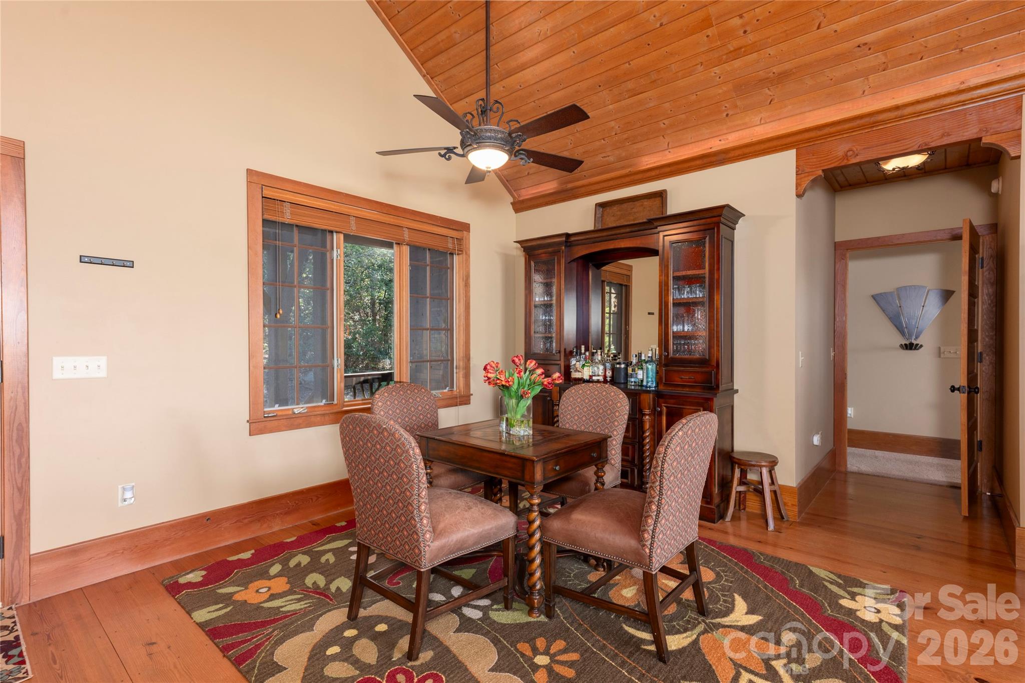 601 Hawk Mountain Road — Lake Toxaway