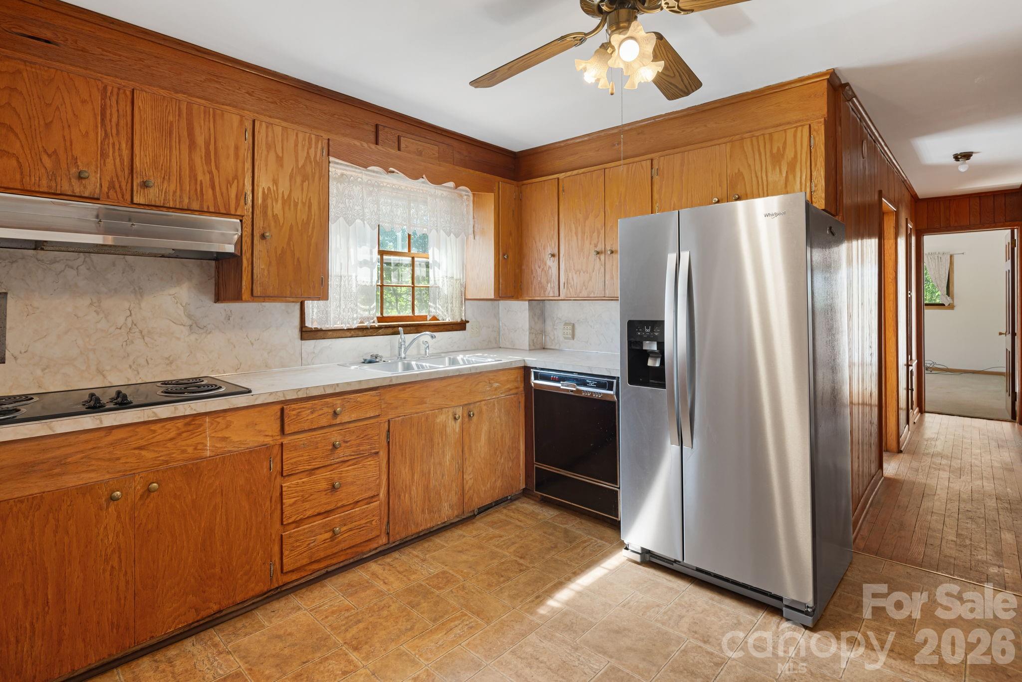 284 Chestnut Street — Mars Hill