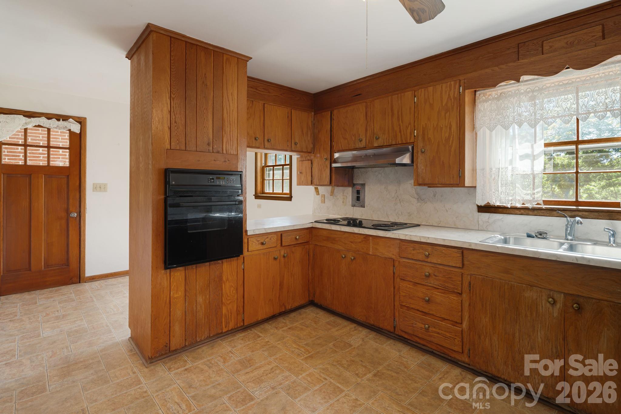 284 Chestnut Street — Mars Hill