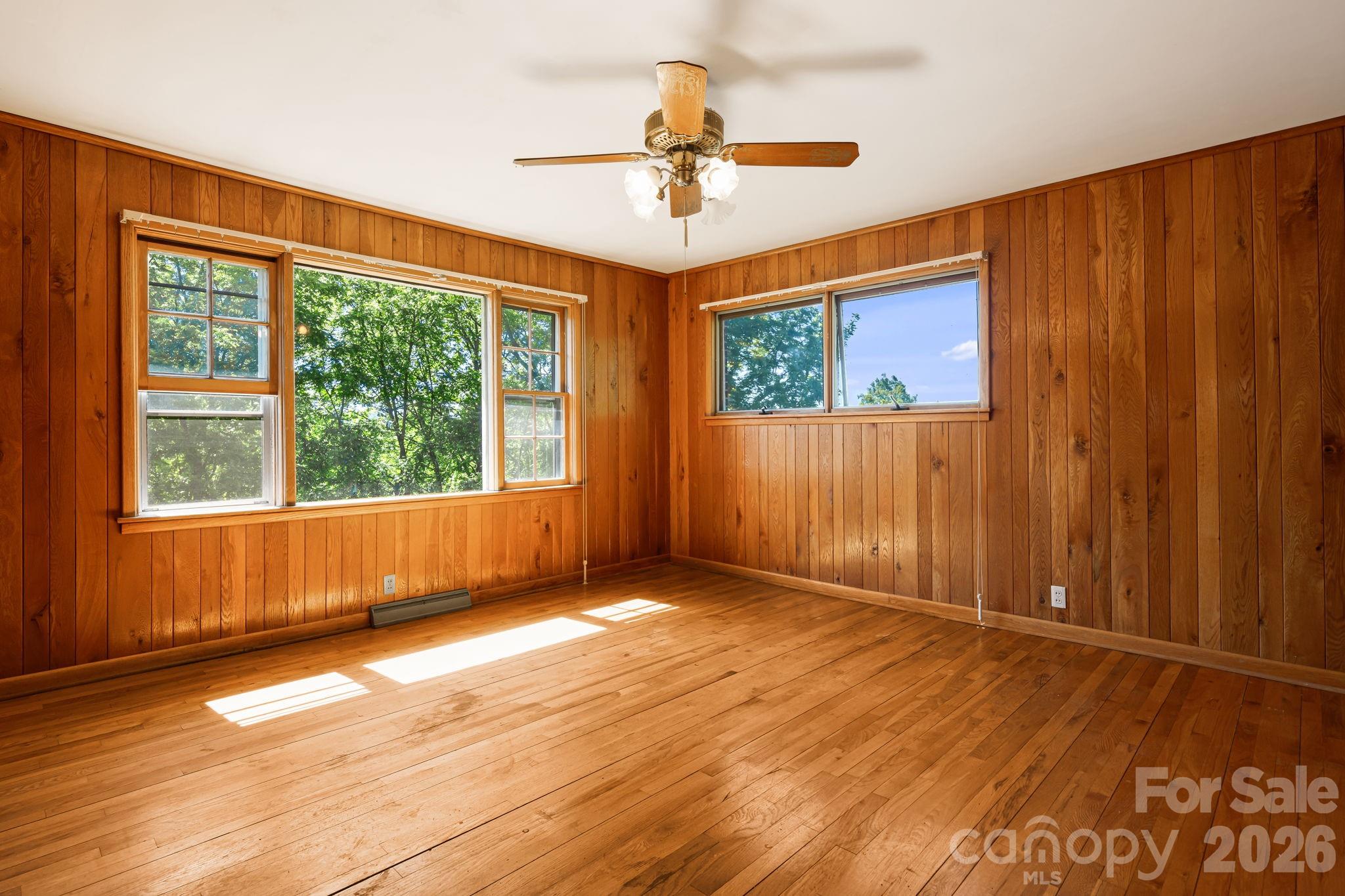 284 Chestnut Street — Mars Hill