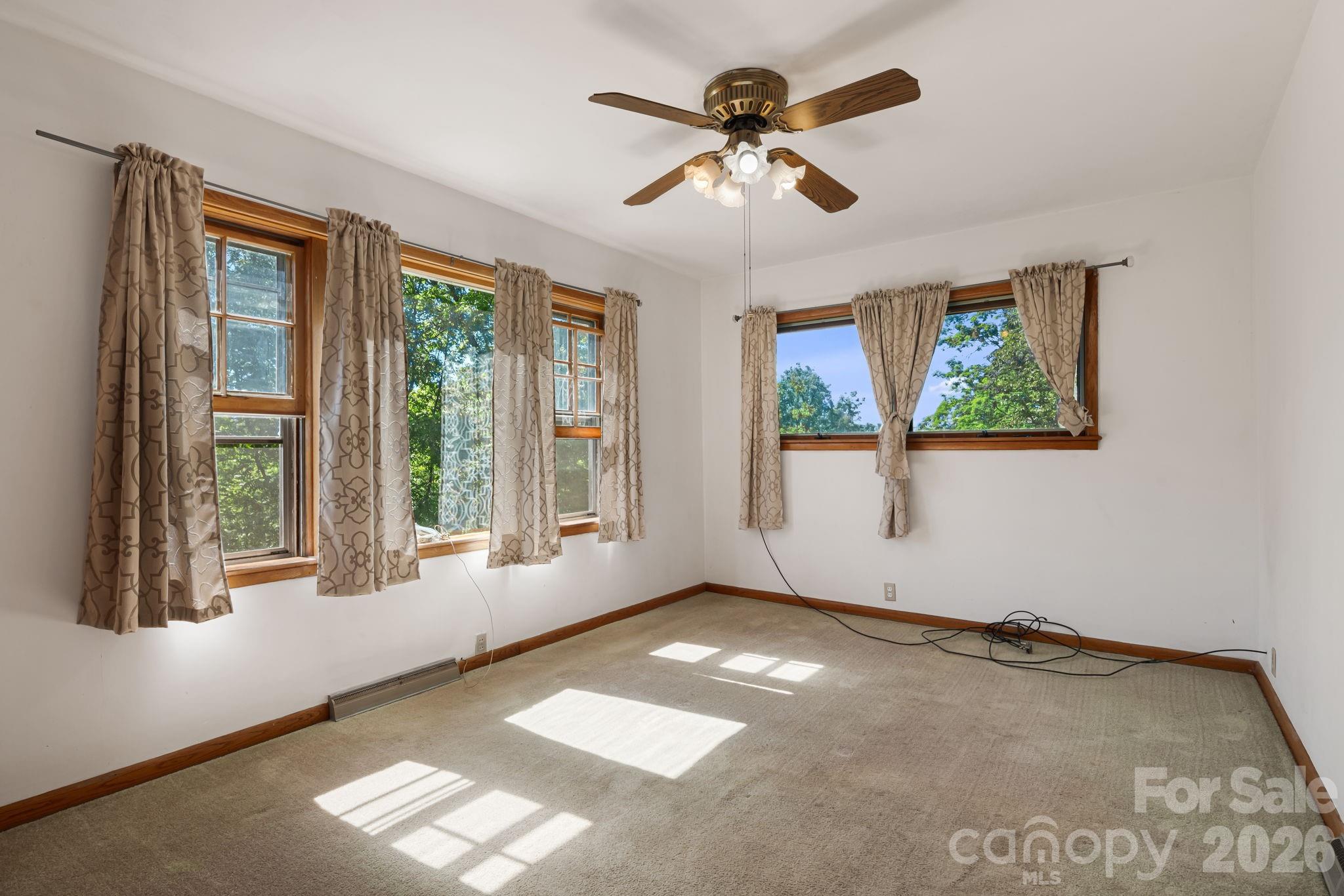 284 Chestnut Street — Mars Hill
