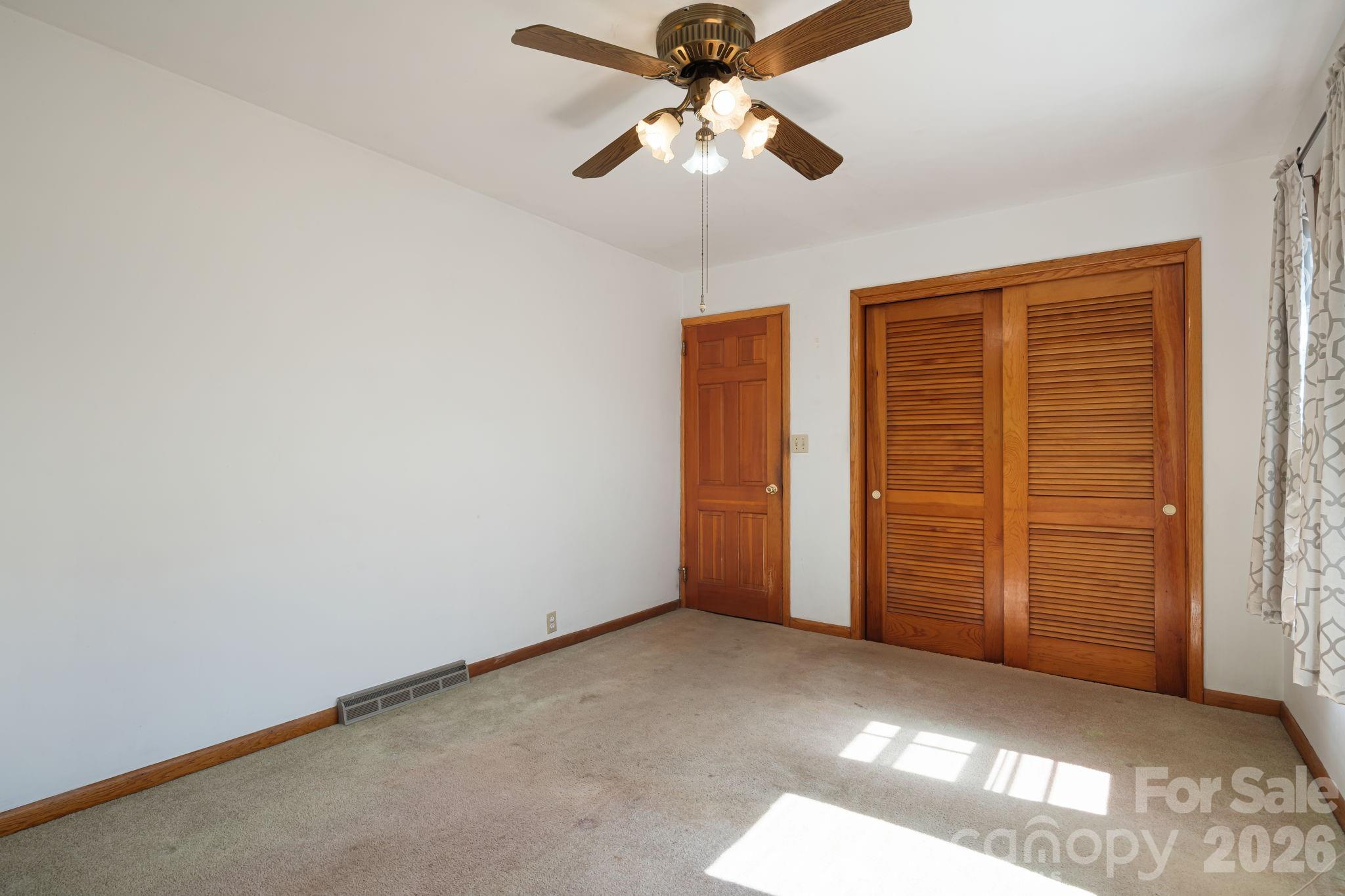 284 Chestnut Street — Mars Hill
