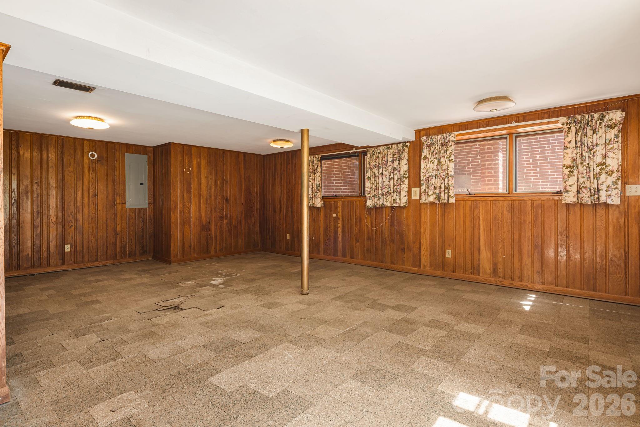 284 Chestnut Street — Mars Hill