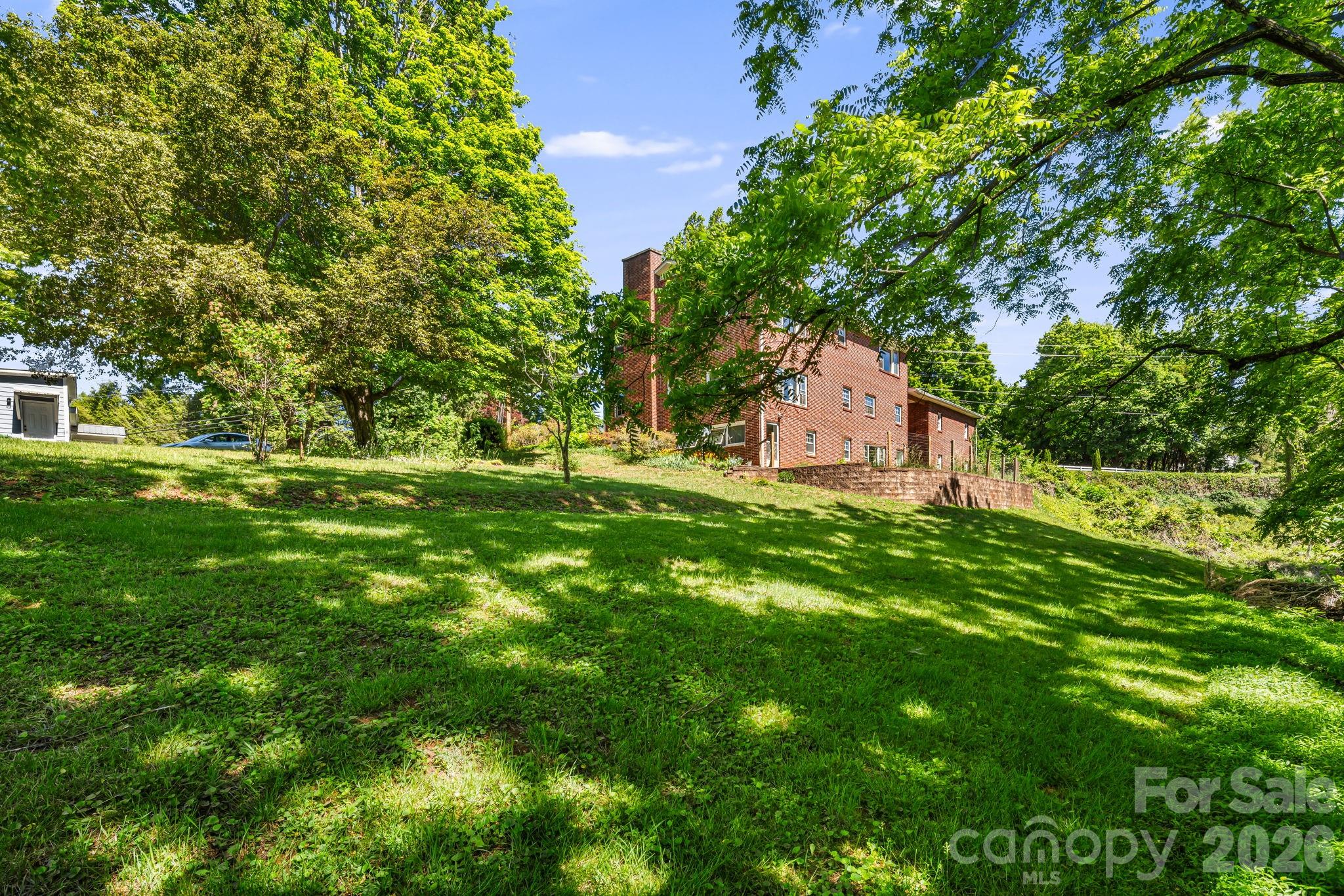 284 Chestnut Street — Mars Hill