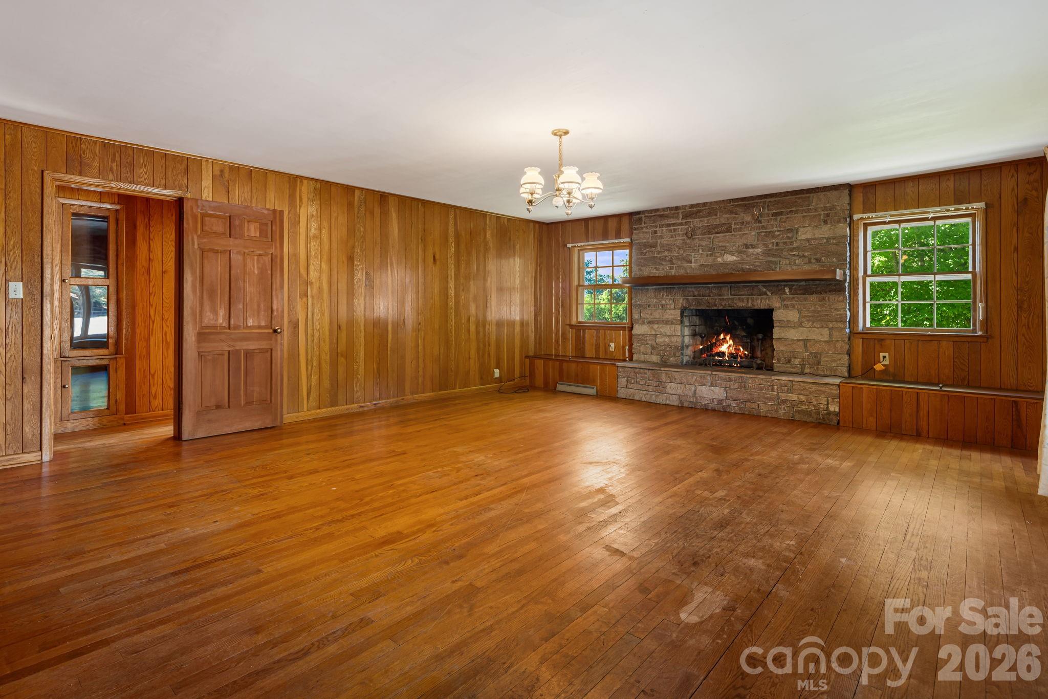 284 Chestnut Street — Mars Hill