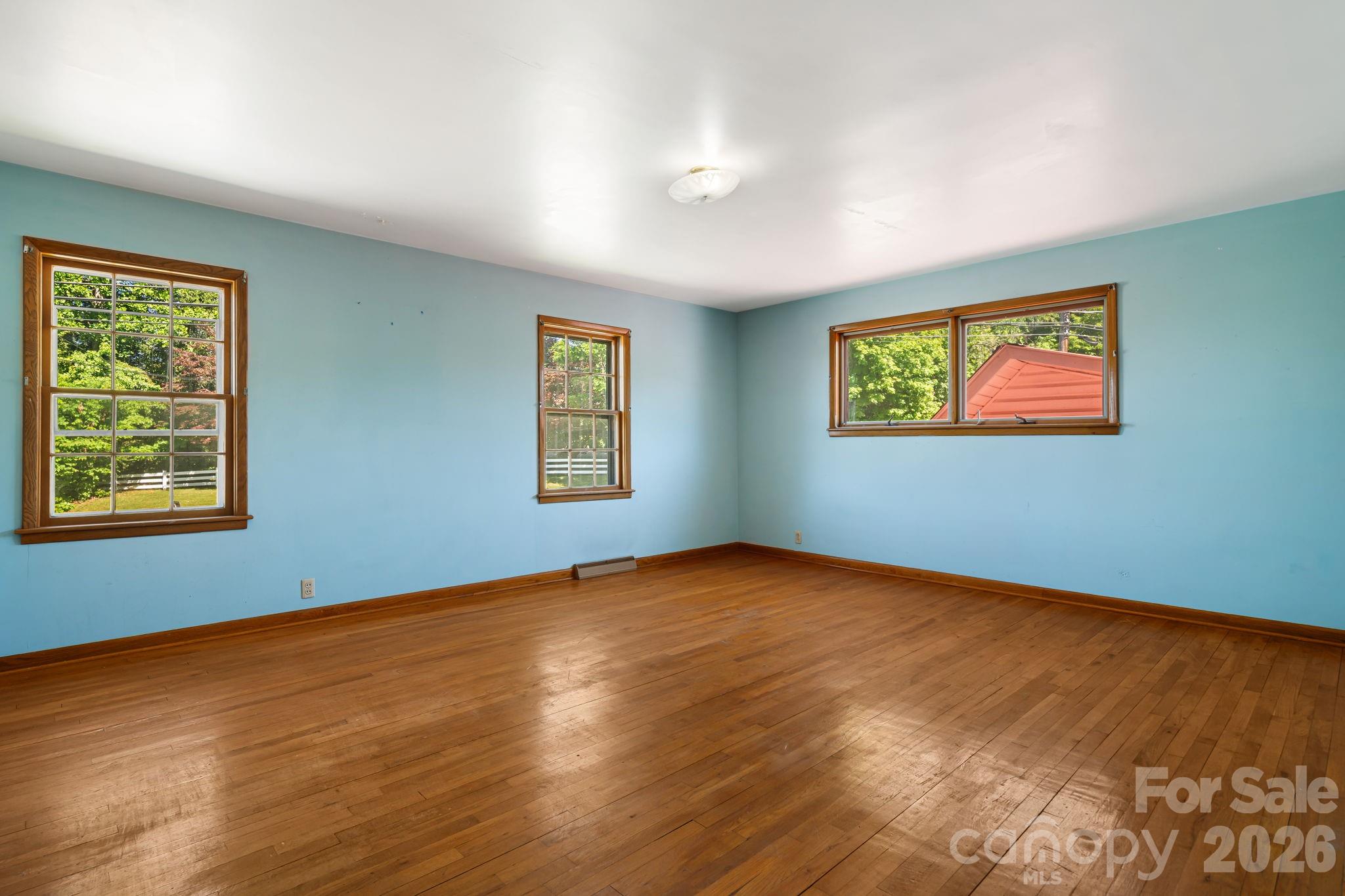 284 Chestnut Street — Mars Hill