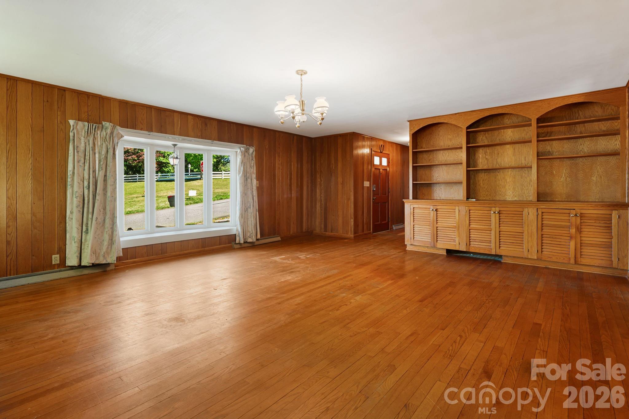 284 Chestnut Street — Mars Hill