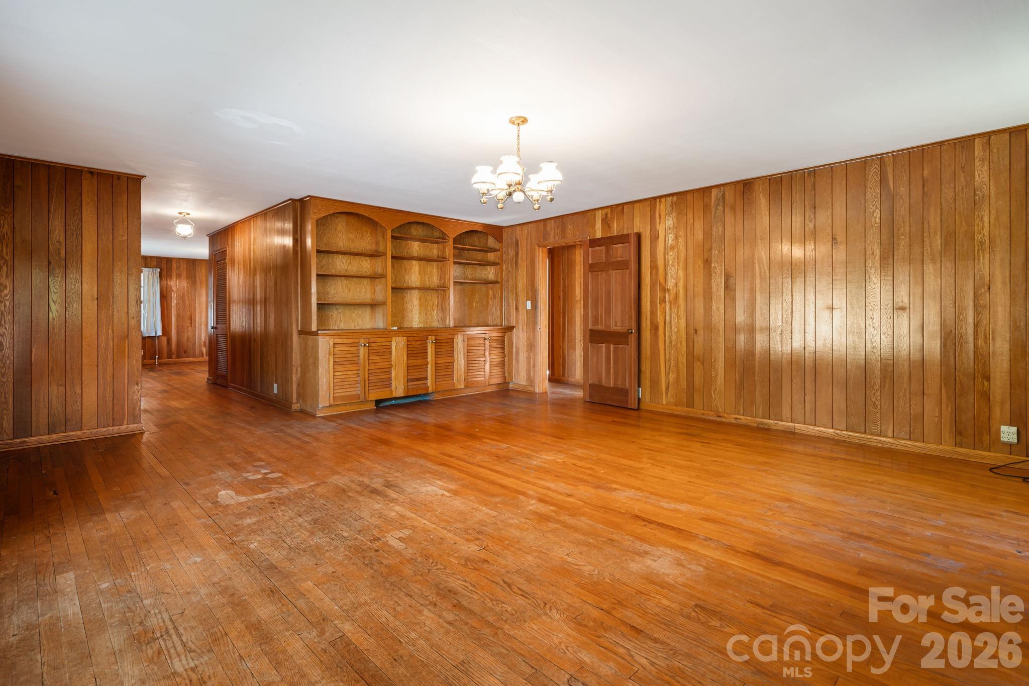 284 Chestnut Street — Mars Hill