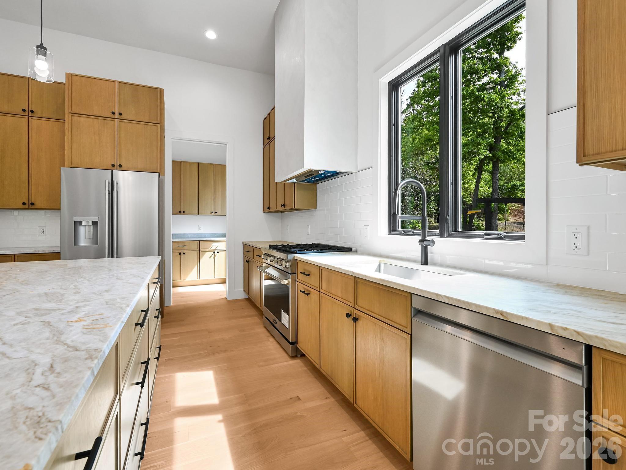 18 Erin Glen Court — Fairview