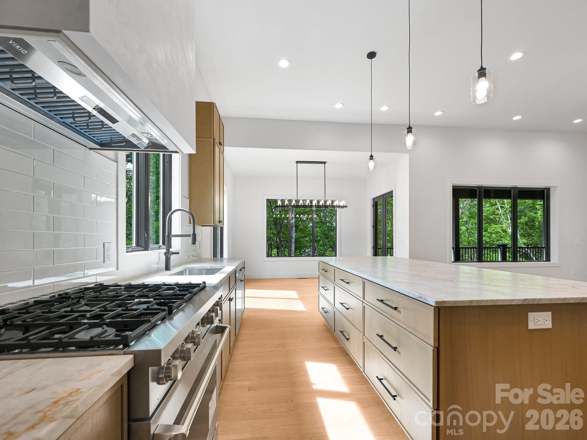 18 Erin Glen Court — Fairview
