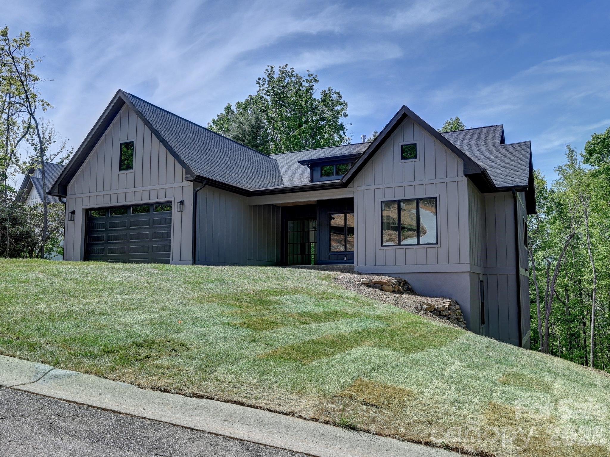 18 Erin Glen Court — Fairview