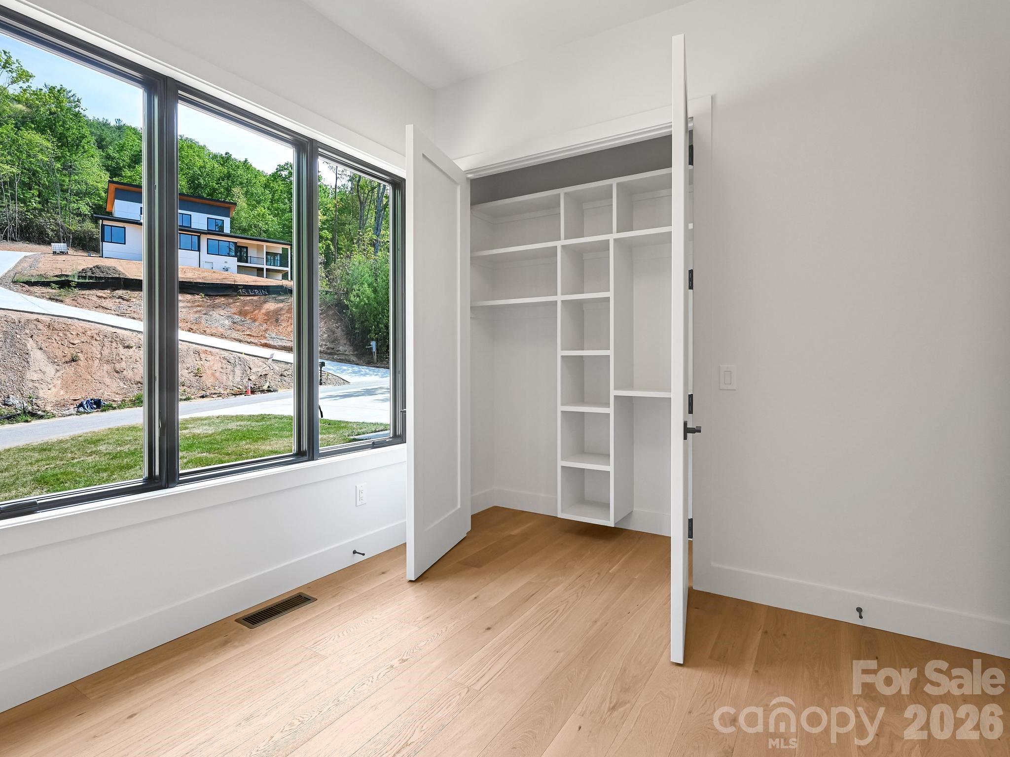 18 Erin Glen Court — Fairview