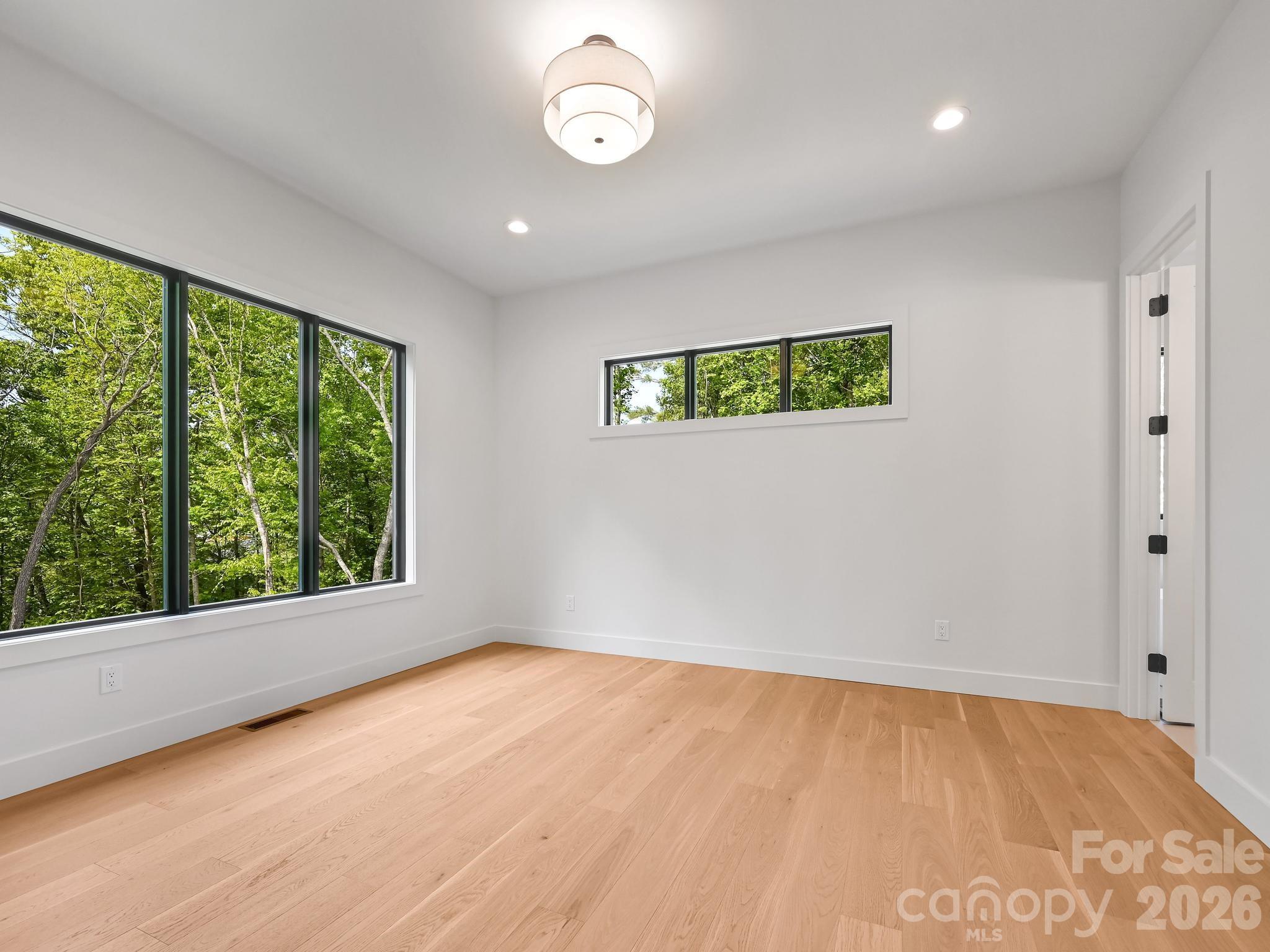 18 Erin Glen Court — Fairview