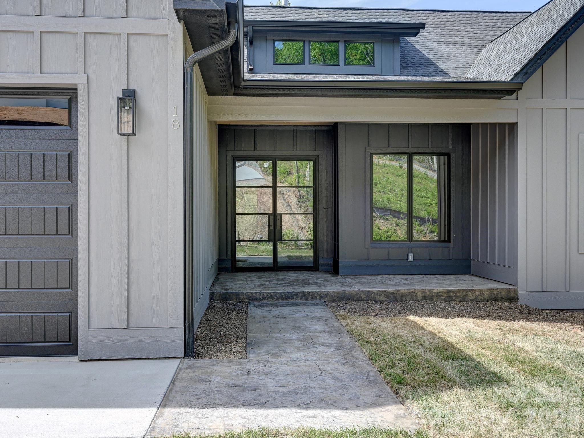 18 Erin Glen Court — Fairview