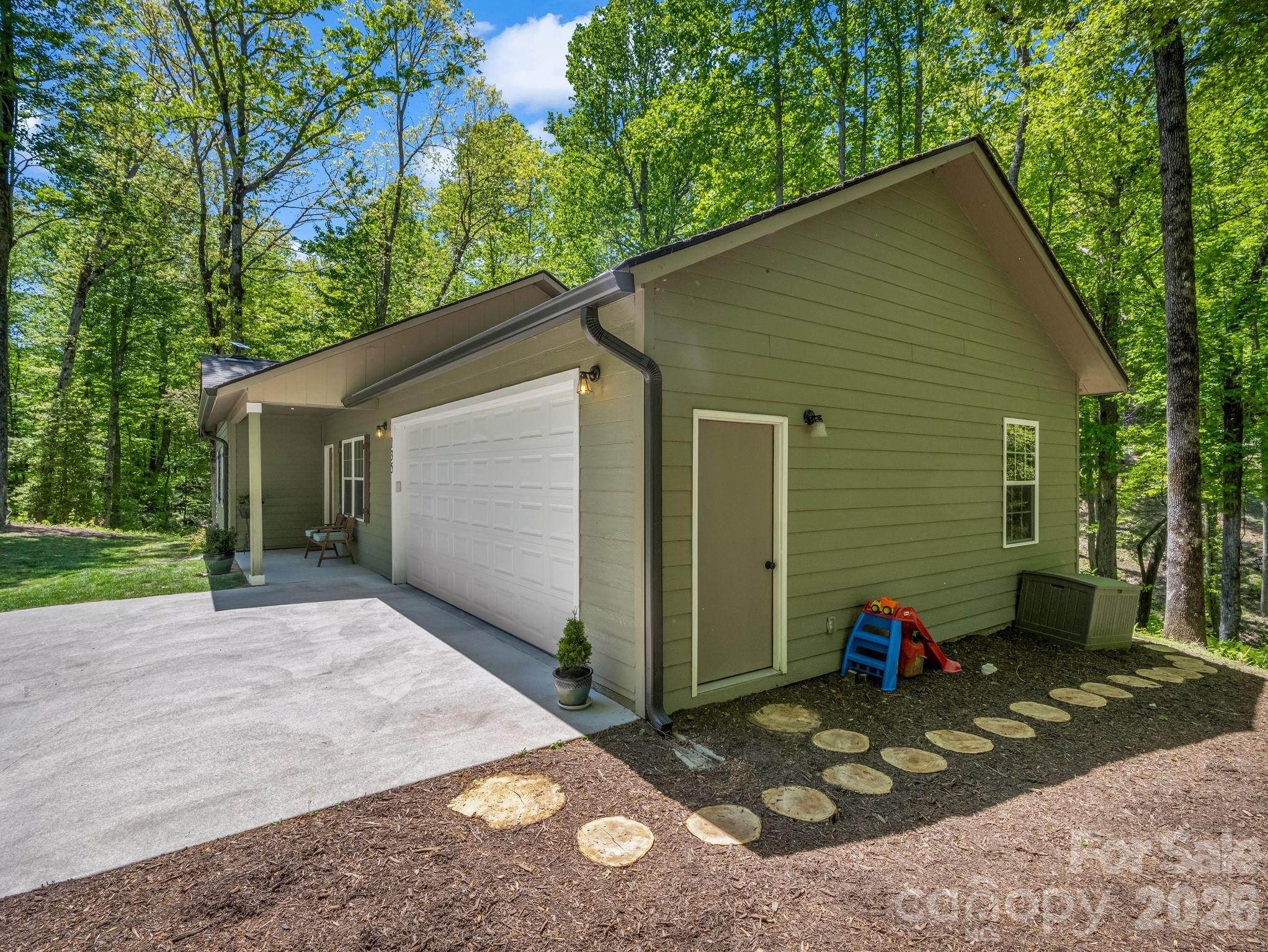 135 Half Moon Lane — Brevard