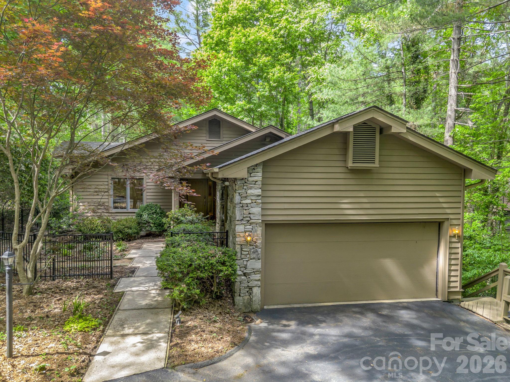 118 Timber Creek Road — Hendersonville