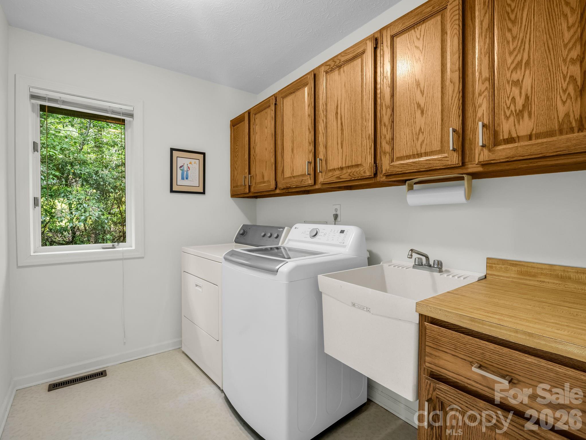 118 Timber Creek Road — Hendersonville