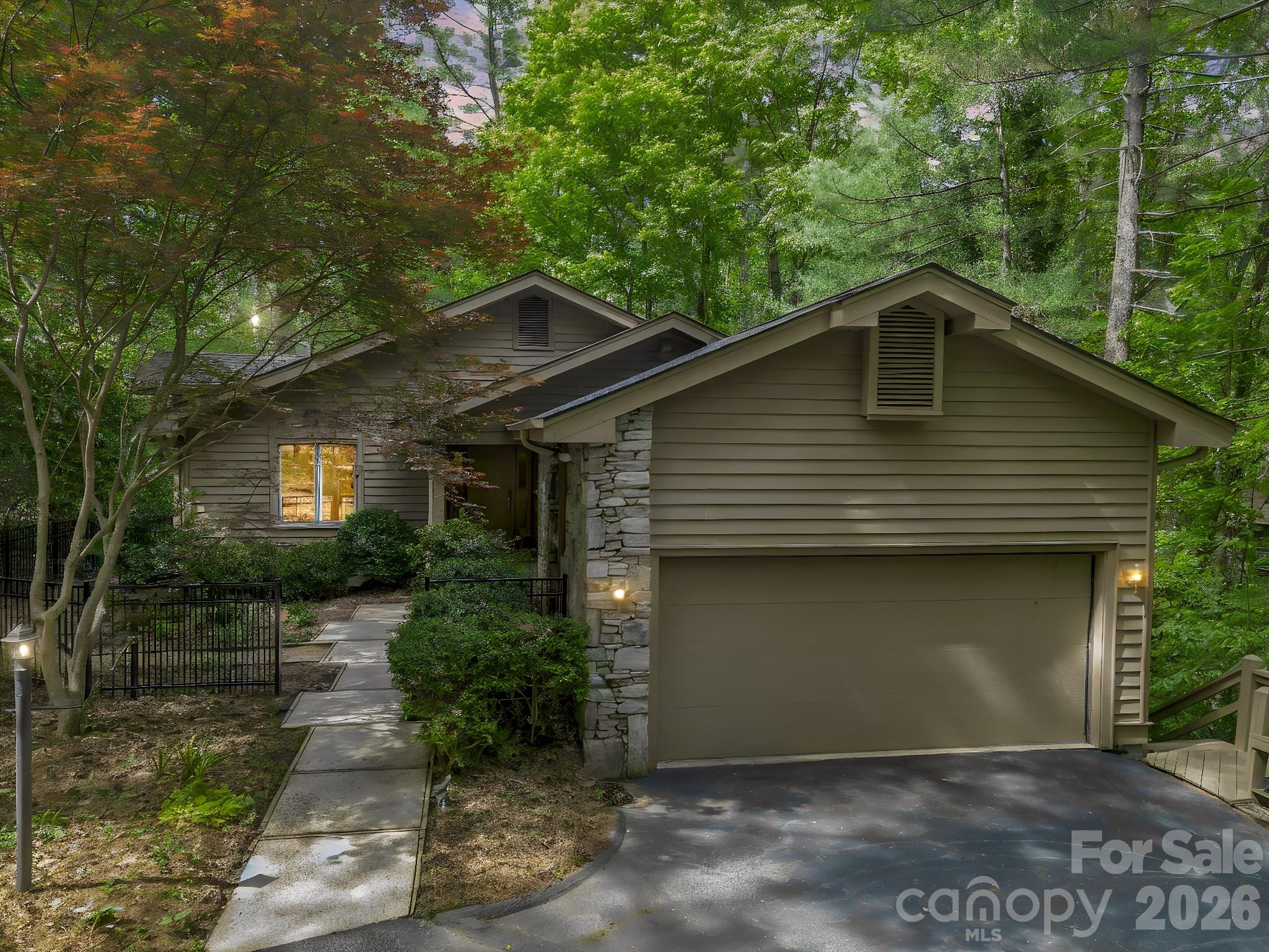 118 Timber Creek Road — Hendersonville