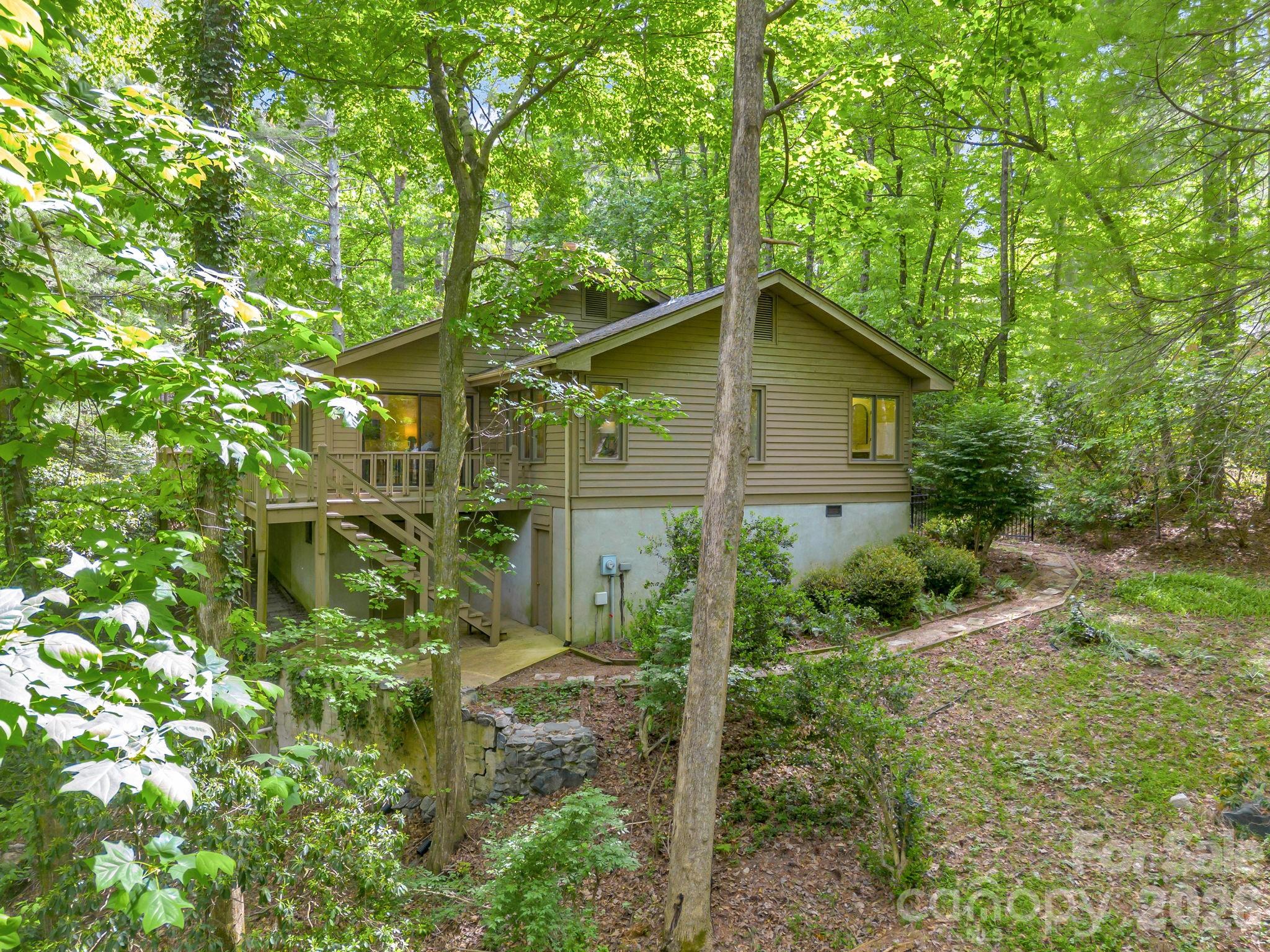 118 Timber Creek Road — Hendersonville