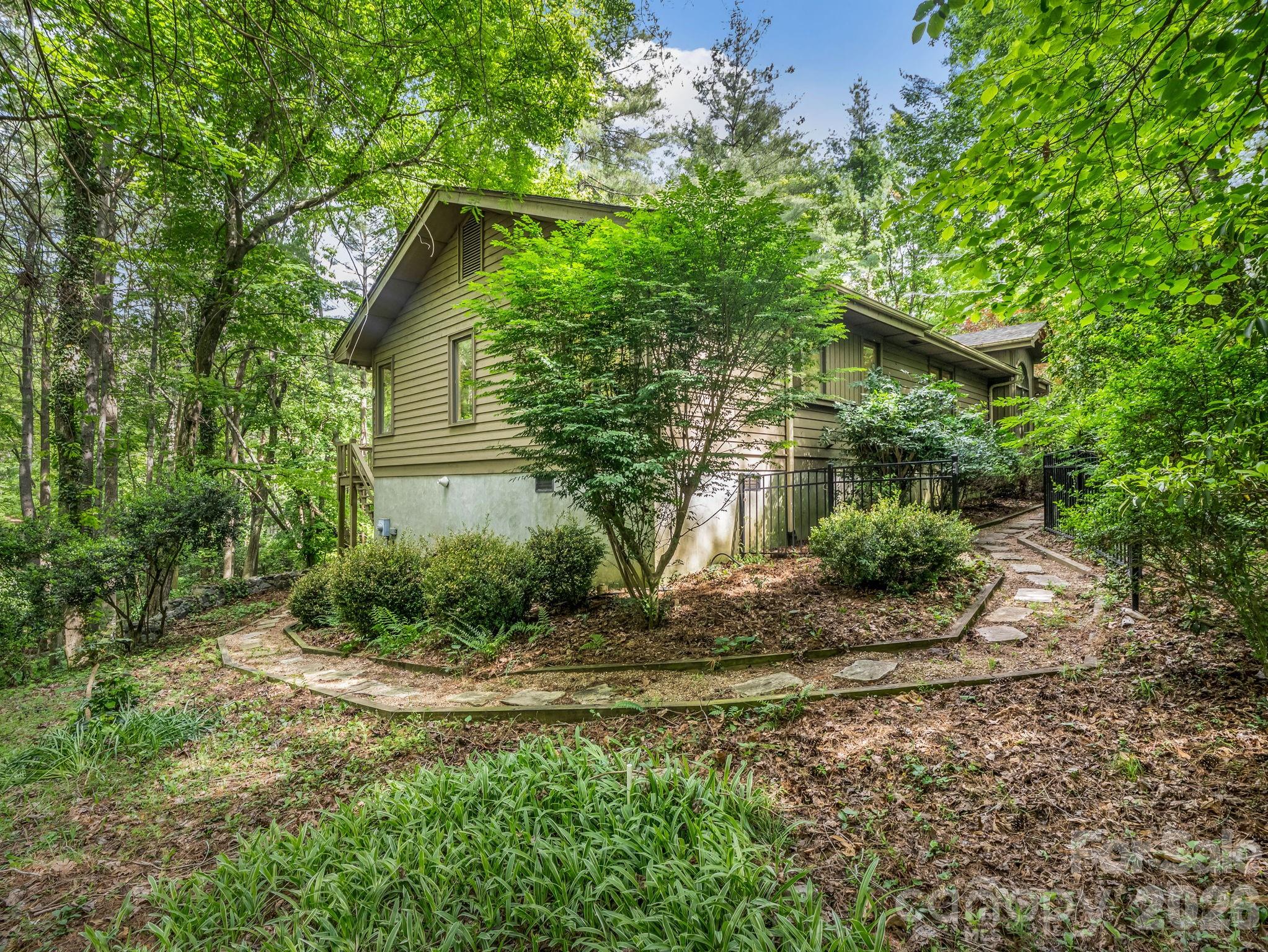 118 Timber Creek Road — Hendersonville