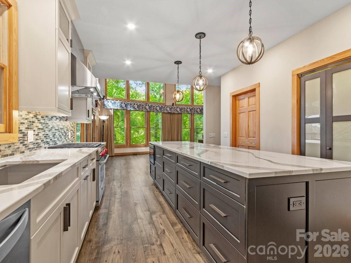 52 Mountain Park Drive — Mars Hill