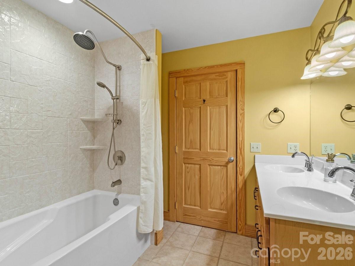 52 Mountain Park Drive — Mars Hill