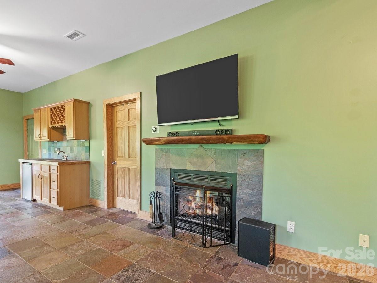 52 Mountain Park Drive — Mars Hill