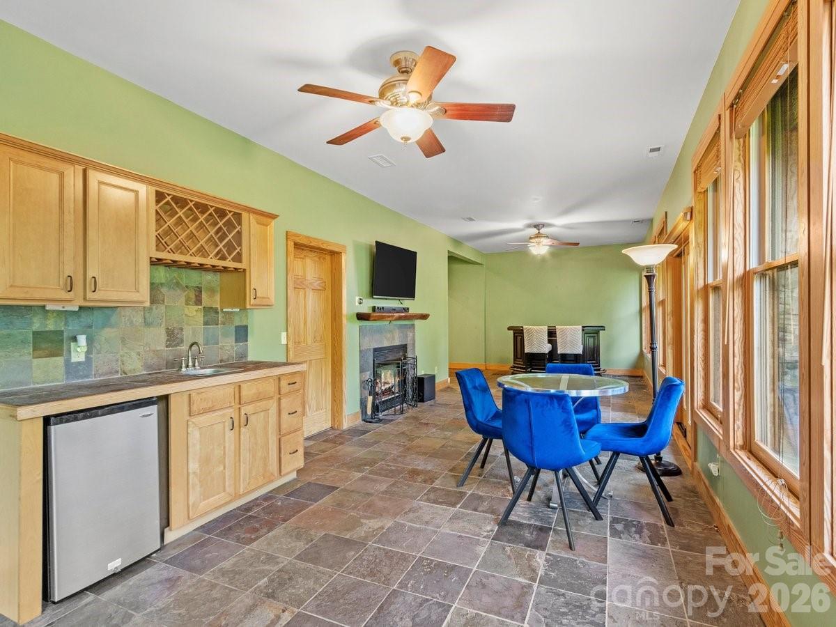52 Mountain Park Drive — Mars Hill