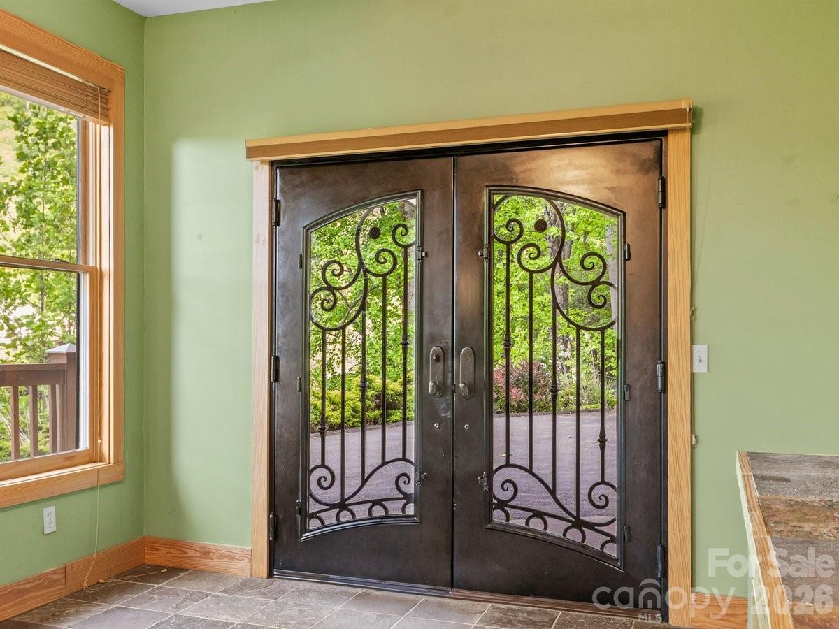 52 Mountain Park Drive — Mars Hill