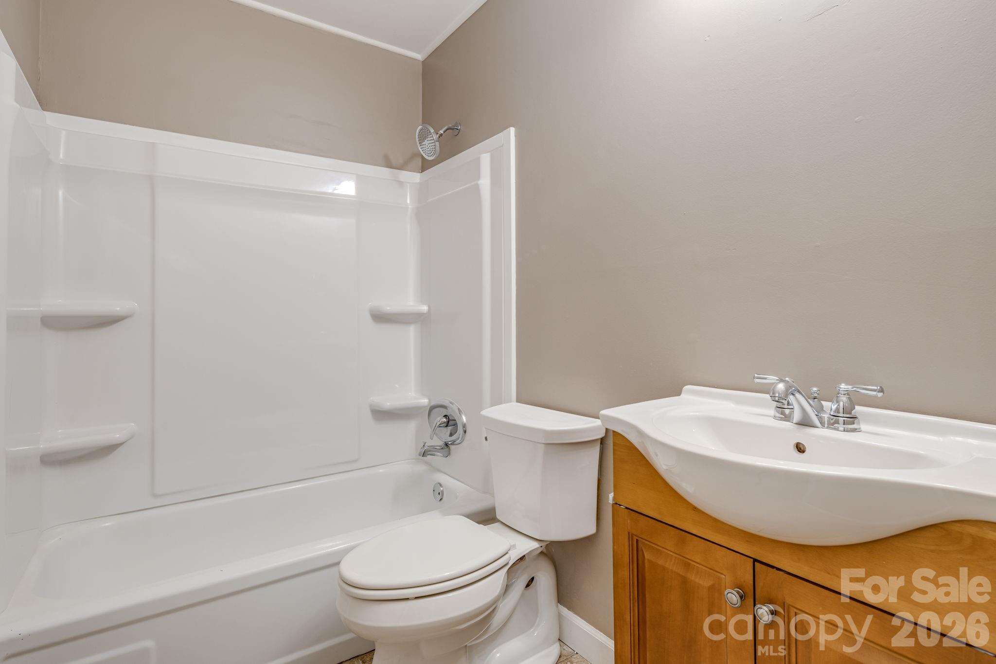 82 Lees Creek Road — Asheville