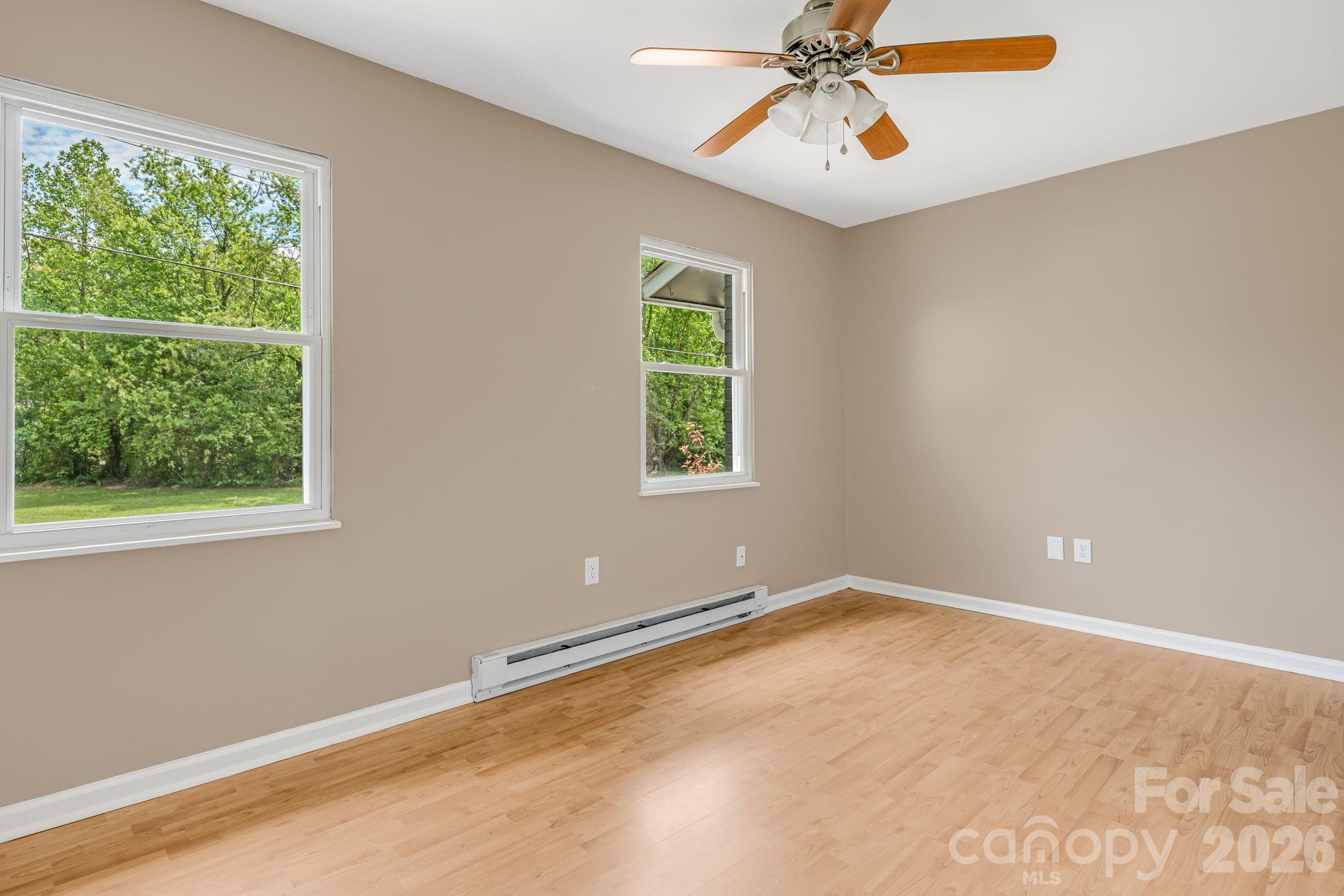 82 Lees Creek Road — Asheville