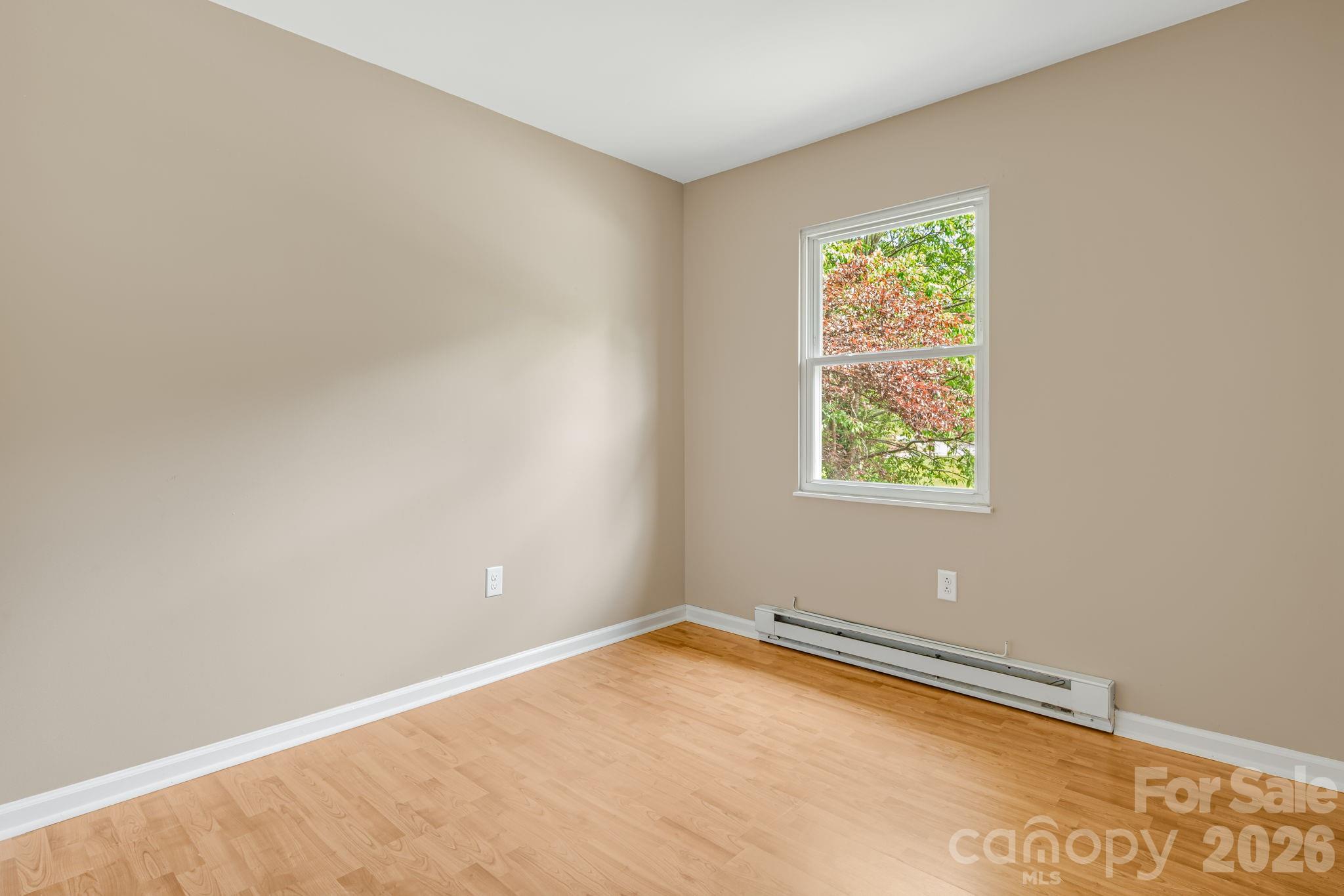 82 Lees Creek Road — Asheville
