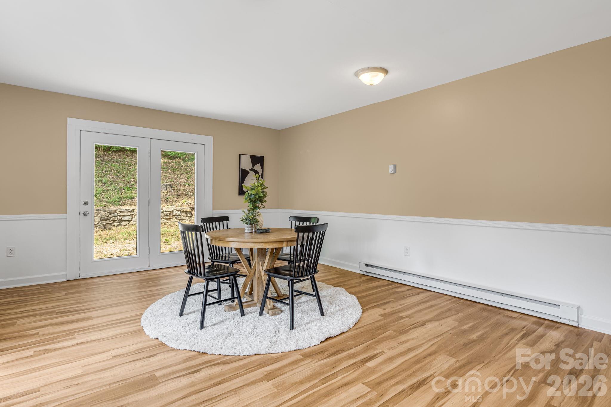 82 Lees Creek Road — Asheville