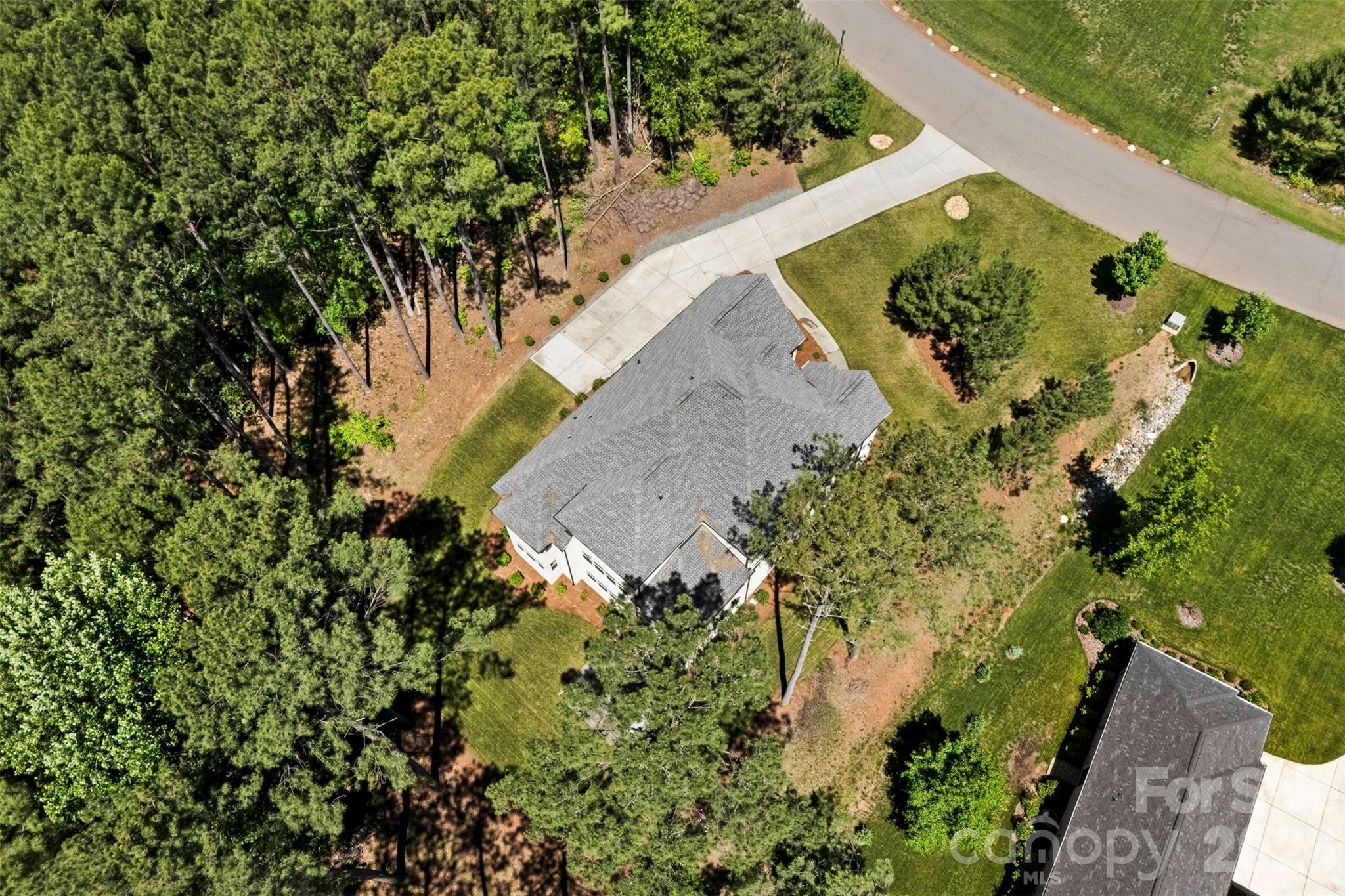 6039 Chimney Bluff Road — Lancaster